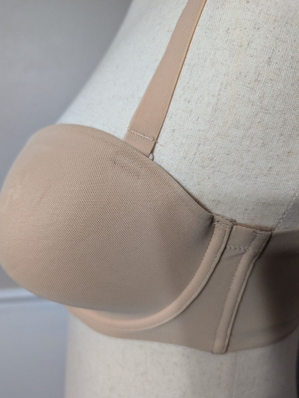 Auden 40C Convertible Strapless Nude Bra - Picture 2 of 5